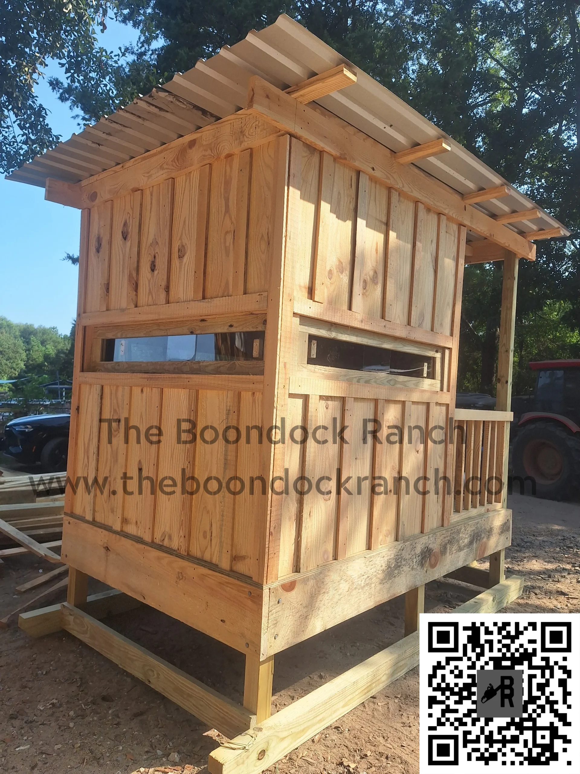 deer-stand-in-woods